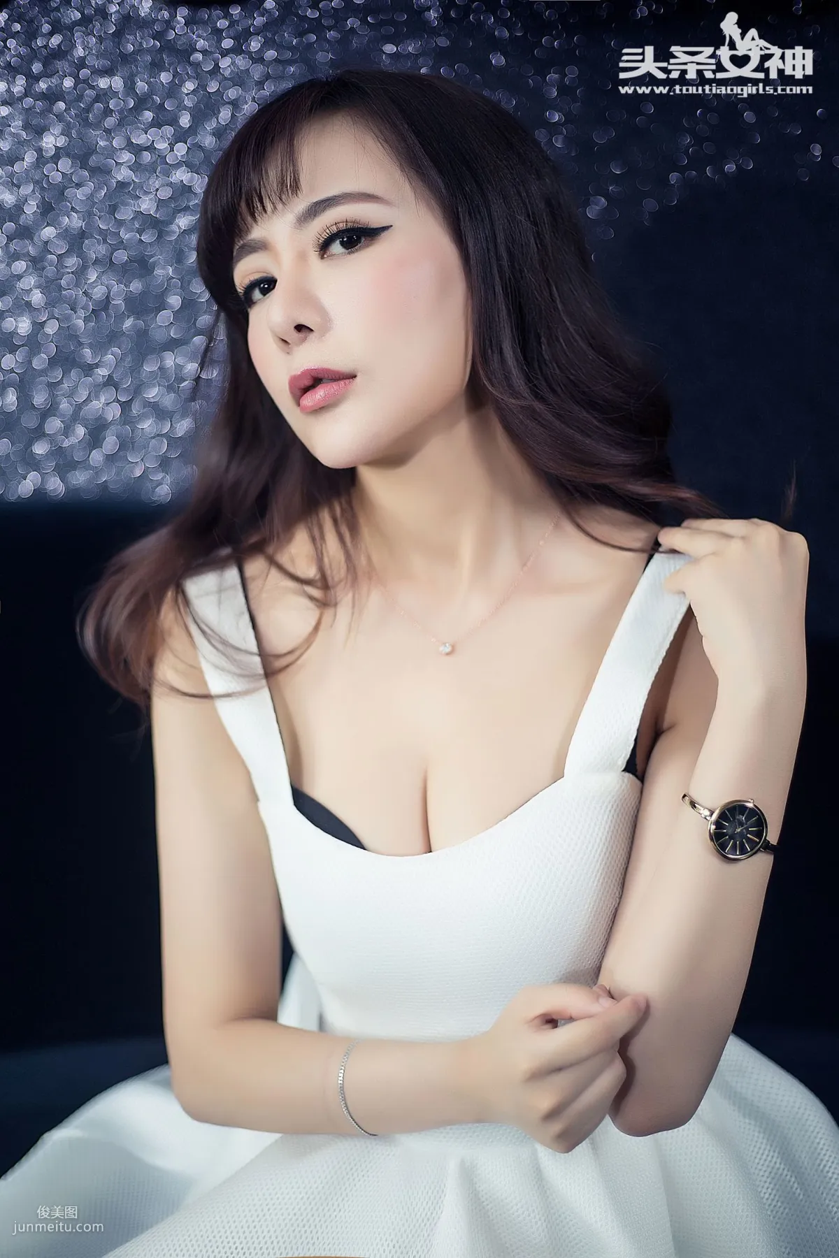 小绮/胡宴绮Nancy《美腿皇後》 [頭條女神] 寫真集 2