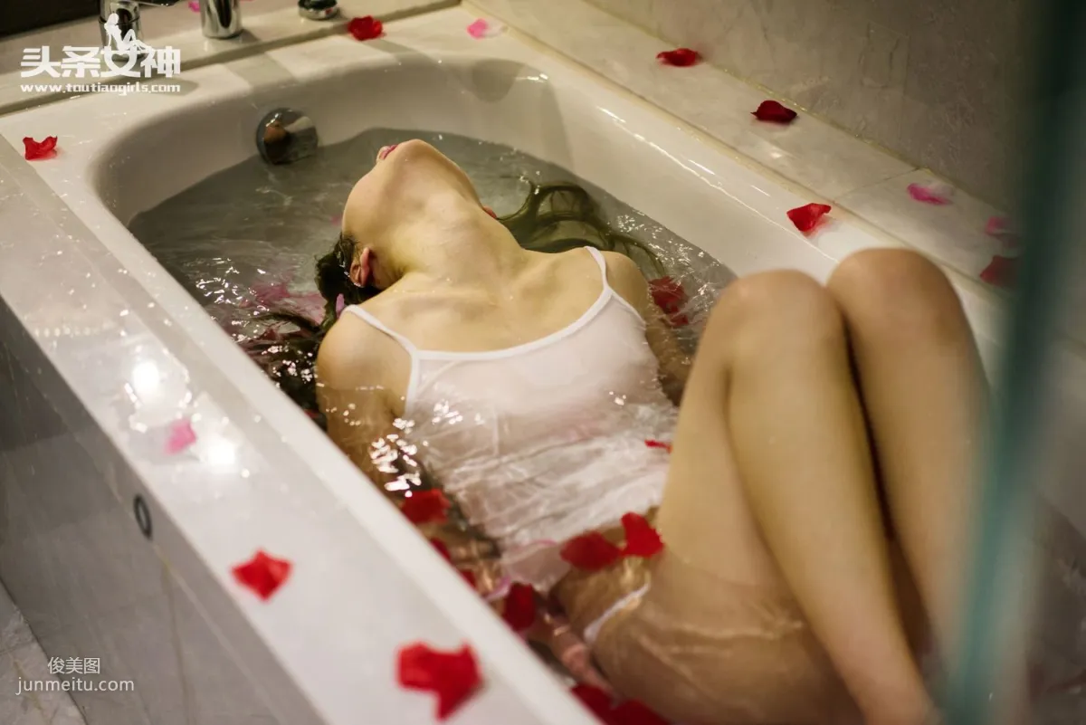 朵朵《凤凰涅槃的叛逆美少女》 [头条女神] 写真集36
