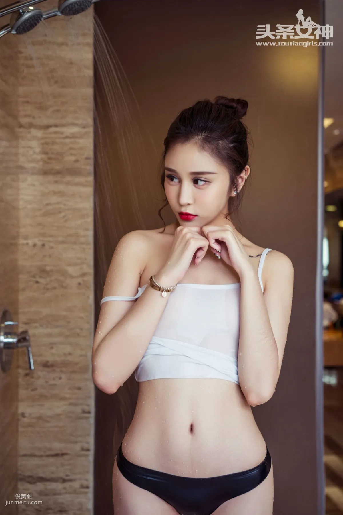 王一涵《完美滿足你所有戀愛夢想的女孩》 [頭條女神] 寫真集 42