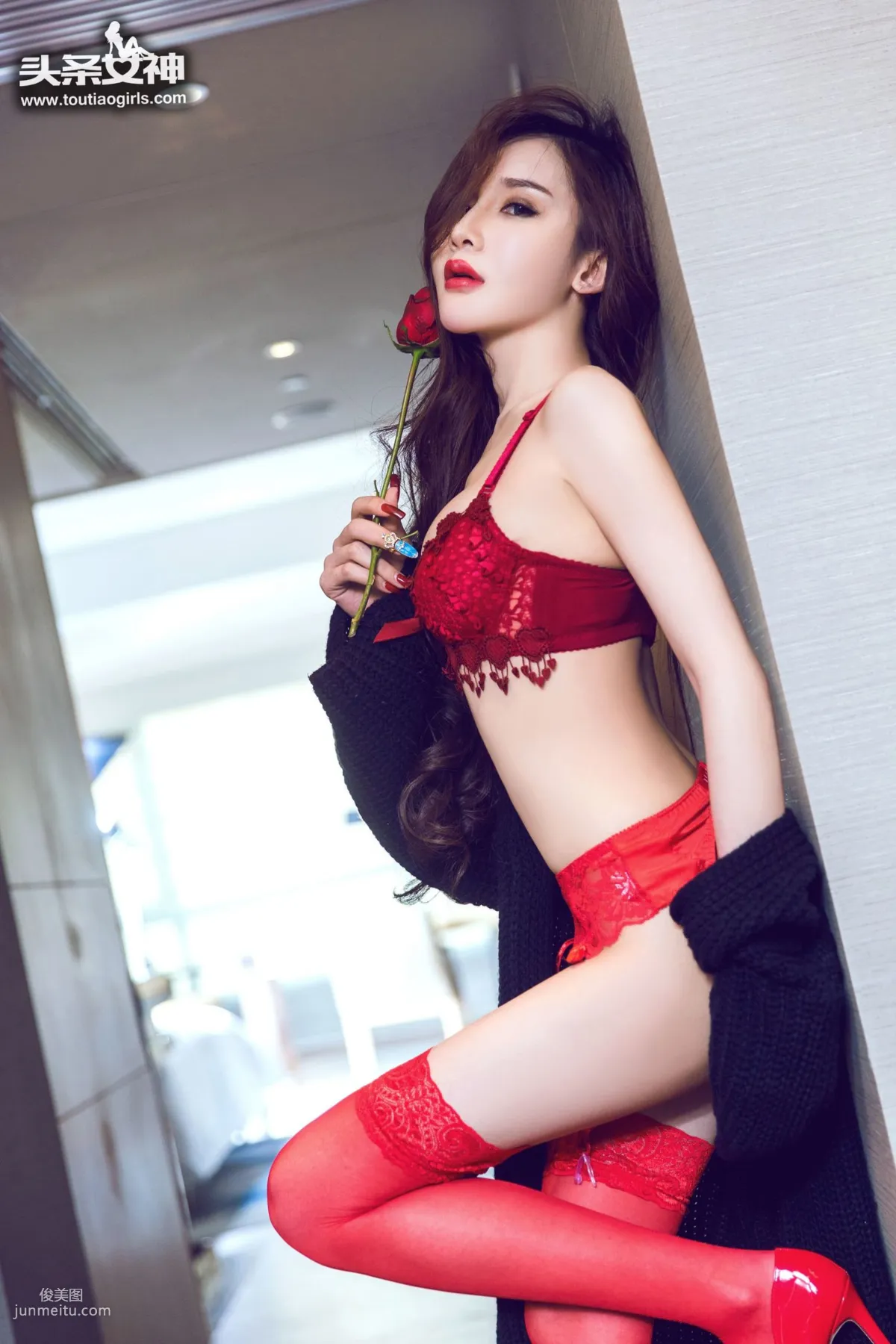 阿依努尔瓦娅《瓦娅的秘密》 [头条女神] 写真集3
