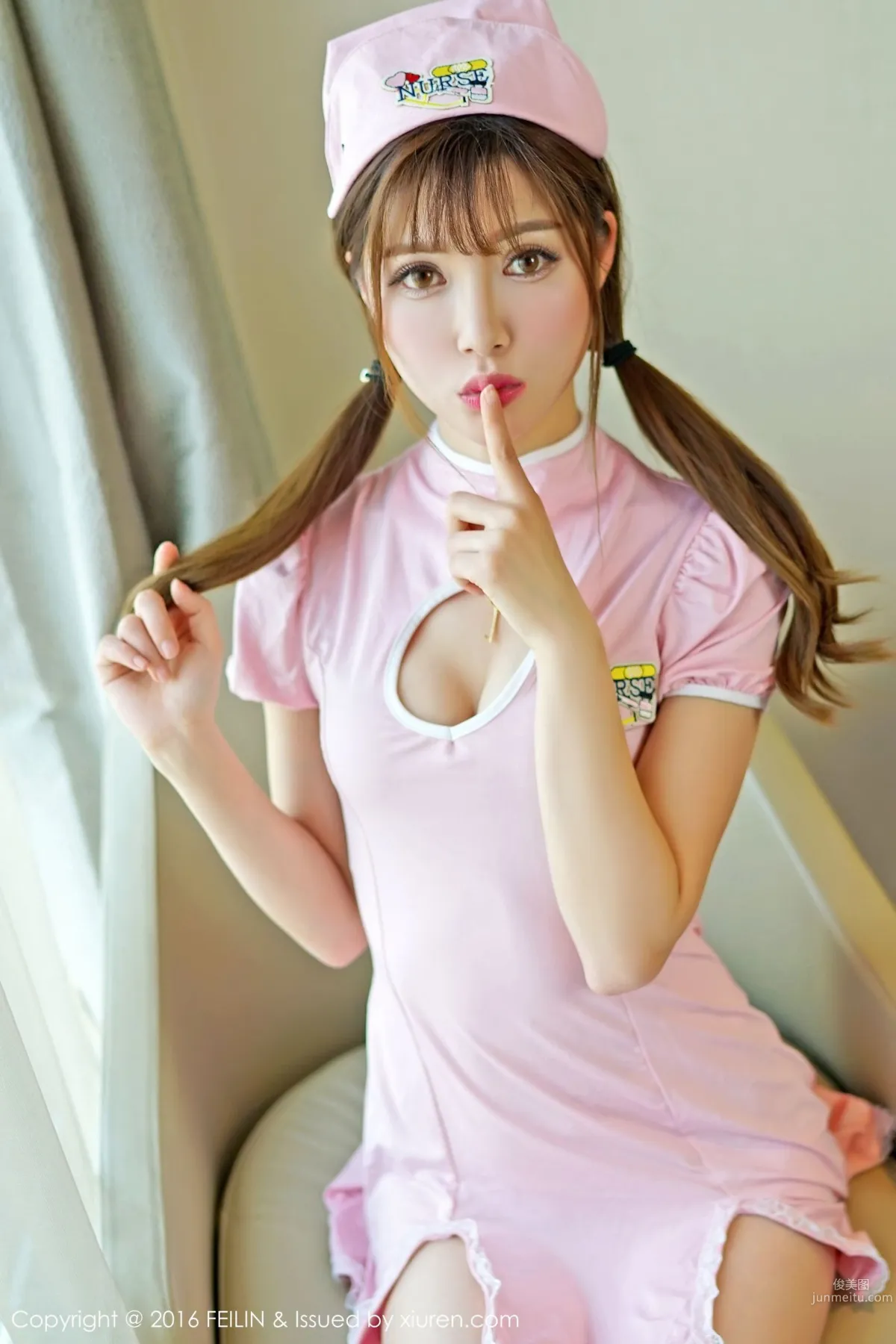 奶茶-Emily《豹紋内衣、護士服、超短牛仔褲》 [嗲囡囡FEILIN] Vol.036 寫真集 18