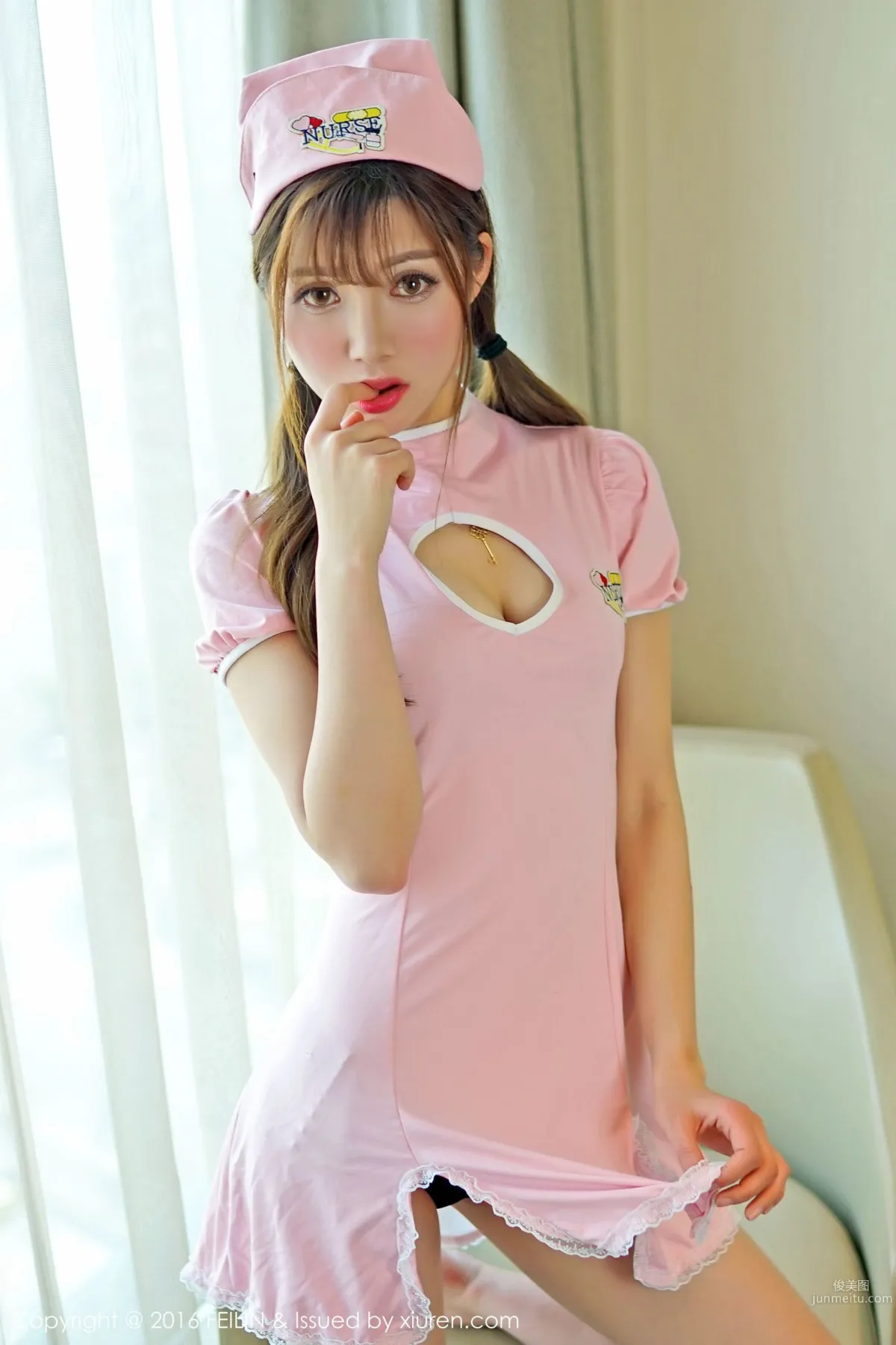 奶茶-Emily《豹紋内衣、護士服、超短牛仔褲》 [嗲囡囡FEILIN] Vol.036 寫真集 21