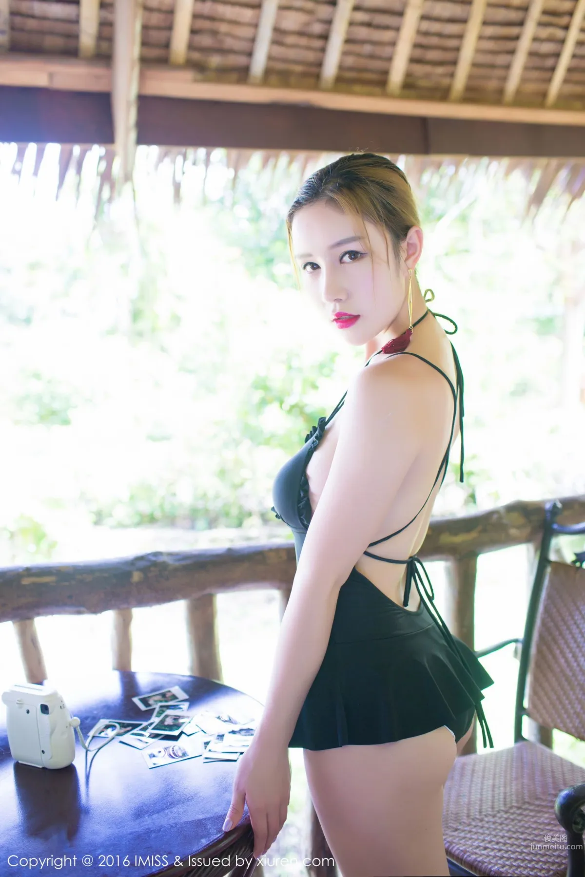 于姬Una《白皙的皮膚，呼之欲出的爆乳》 [愛蜜社IMiss] Vol.061 寫真集 34