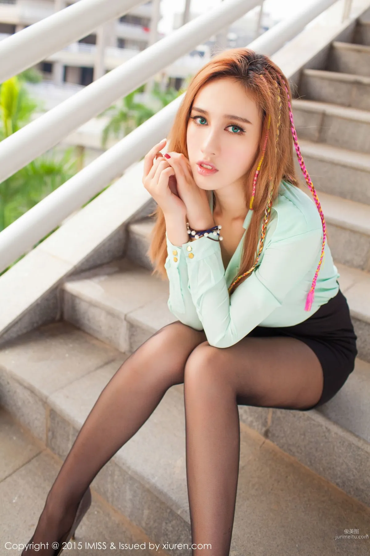 Michi_Ho《比基尼+OL絲襪裝》 [愛蜜社IMiss] Vol.050 寫真集 44