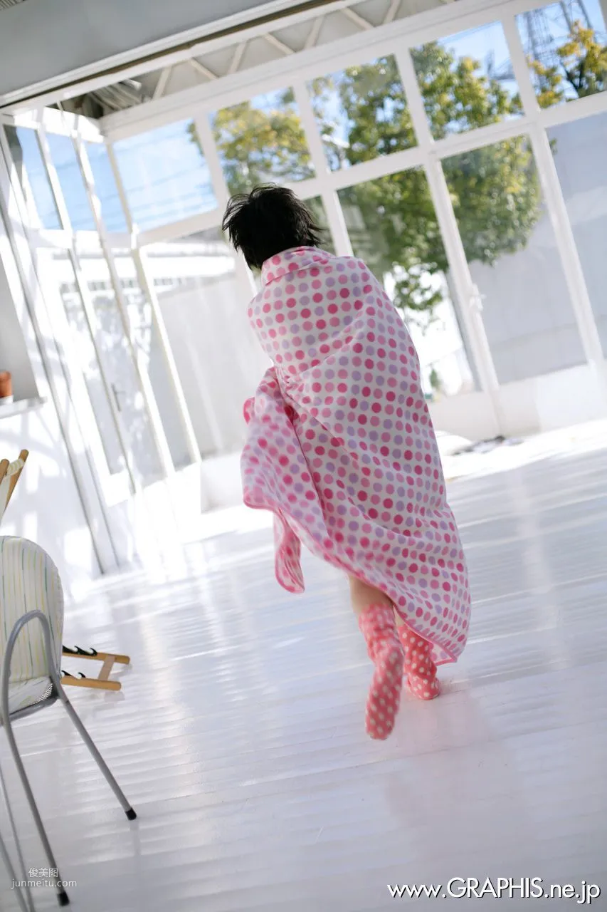 Uran Minami 南優蘭 [Graphis] First Gravure 初脫ぎ娘 寫真集 8