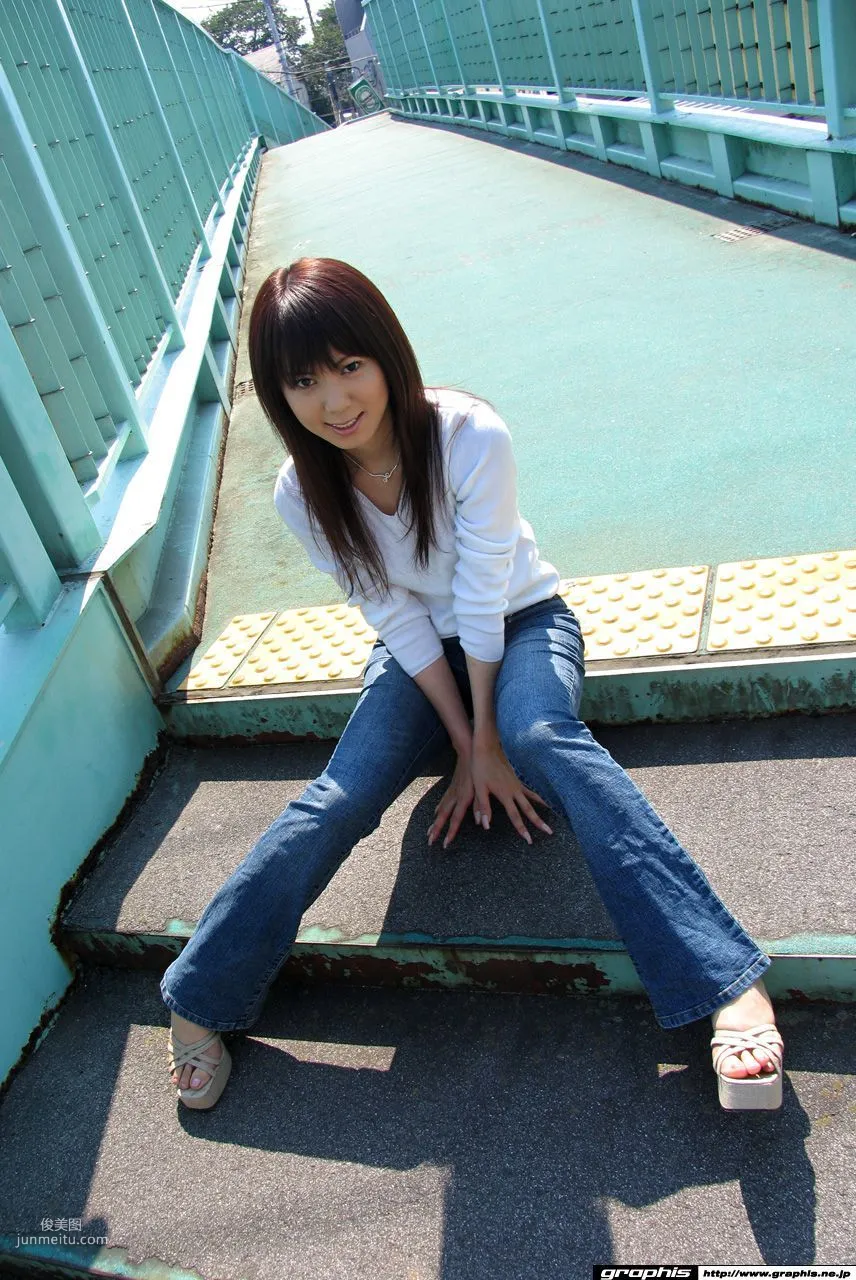 藤森くらら/英裡奈 [Graphis] First Gravure 初脫ぎ娘 寫真集 2