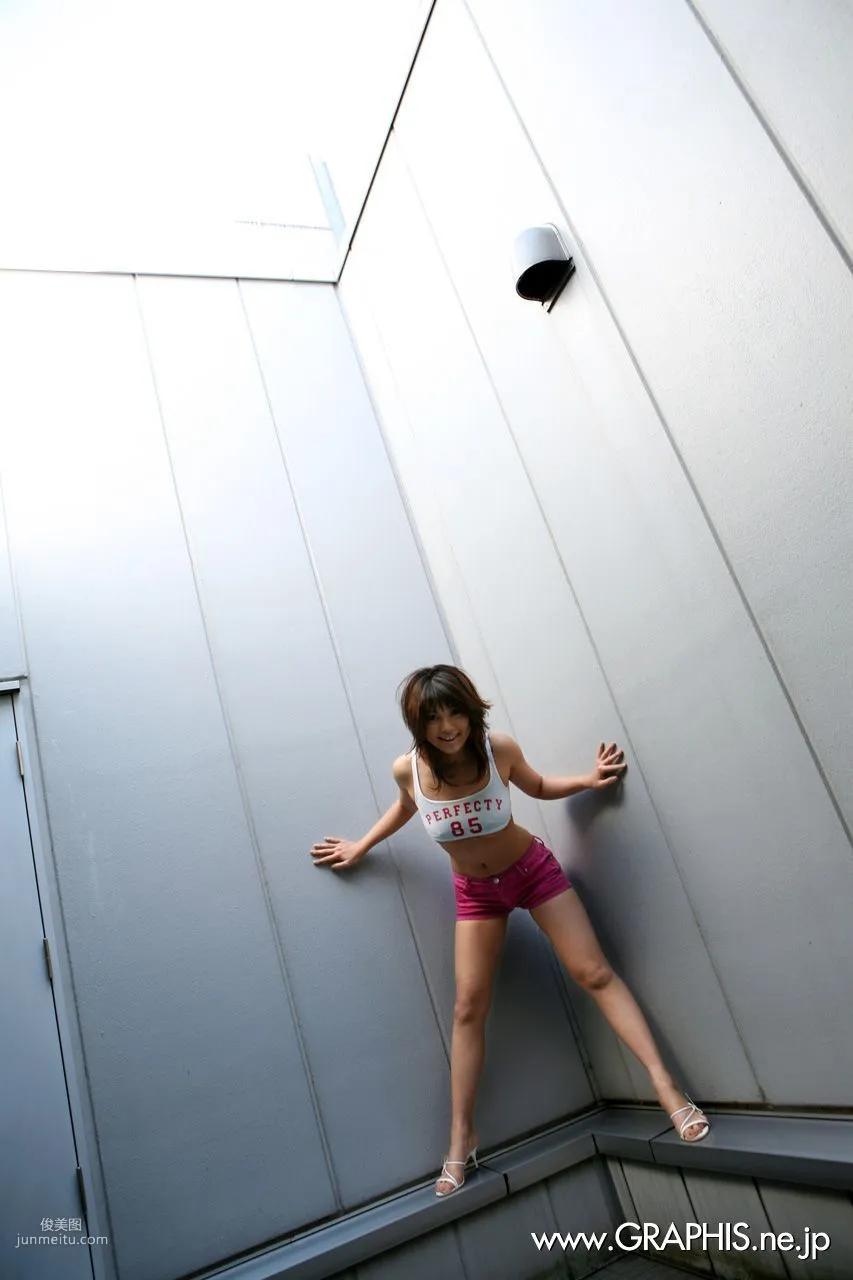[Graphis] First Gravure 初脫ぎ娘 春咲あずみ/春咲梓美 寫真集 25