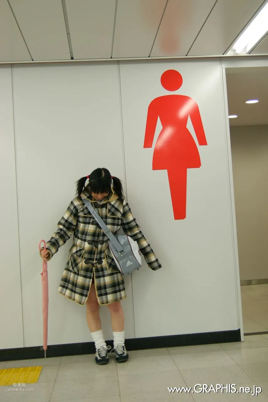 Yaya Ogata 緒方やや 《Innocent World》 [Graphis] Gals 寫真集 10