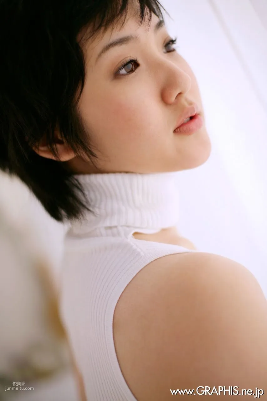 Uran Minami 南優蘭 [Graphis] First Gravure 初脫ぎ娘 寫真集 34