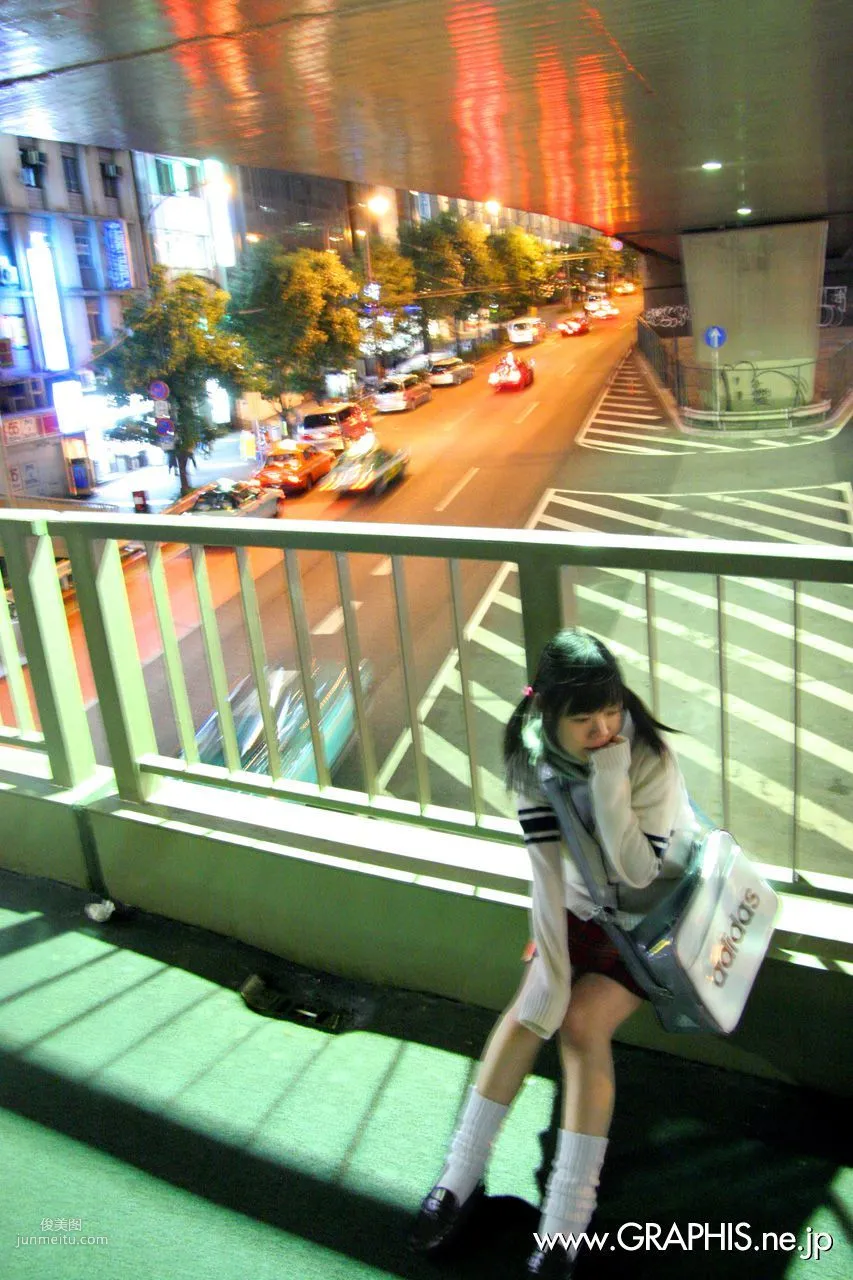 Yaya Ogata 緒方やや 《Innocent World》 [Graphis] Gals 寫真集 23