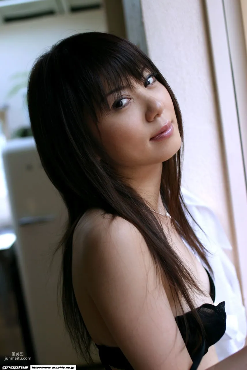 藤森くらら/英裡奈 [Graphis] First Gravure 初脫ぎ娘 寫真集 23