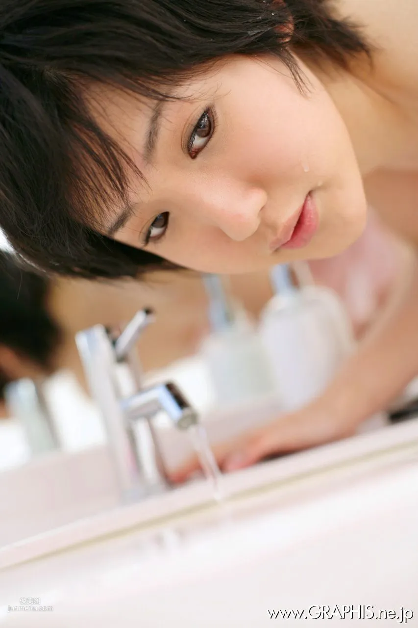 Uran Minami 南優蘭 [Graphis] First Gravure 初脫ぎ娘 寫真集 7