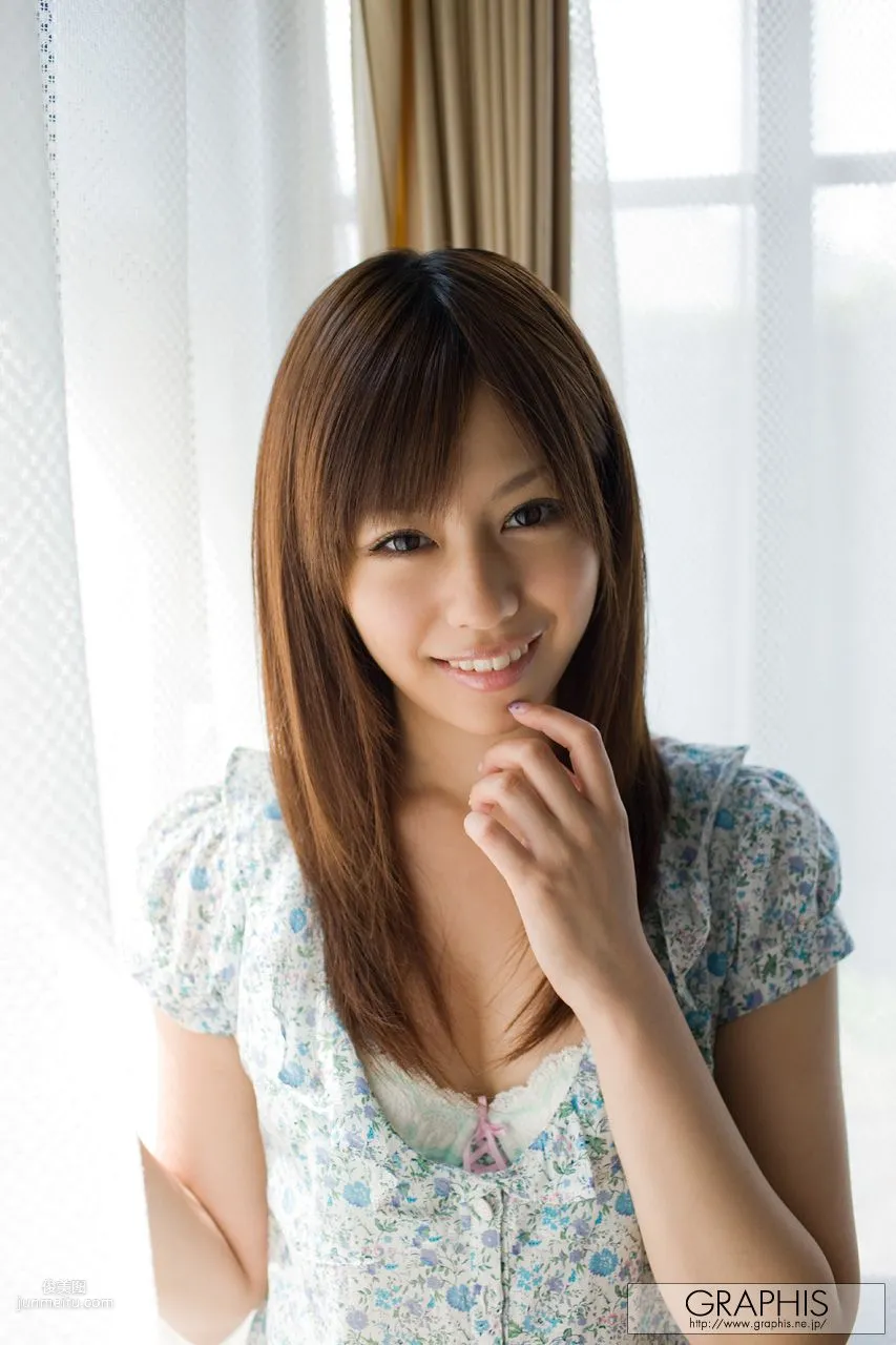 瑠川リナ/琉川裡菜《Pure and Cute》 [Graphis] Gals 寫真集 19