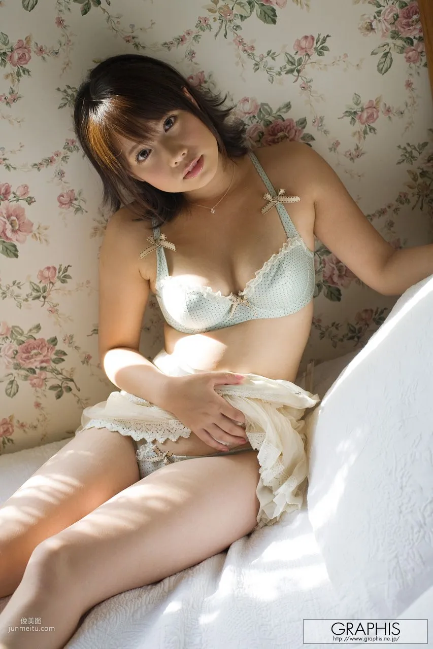 An Shinohara 篠原杏 [Graphis] First Gravure 初脫ぎ娘 寫真集 30