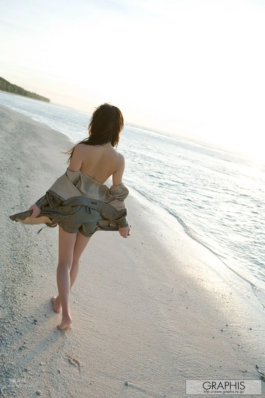 吉原ミィナ/吉原美那 [Graphis] First Gravure 初脫ぎ娘 寫真集 16
