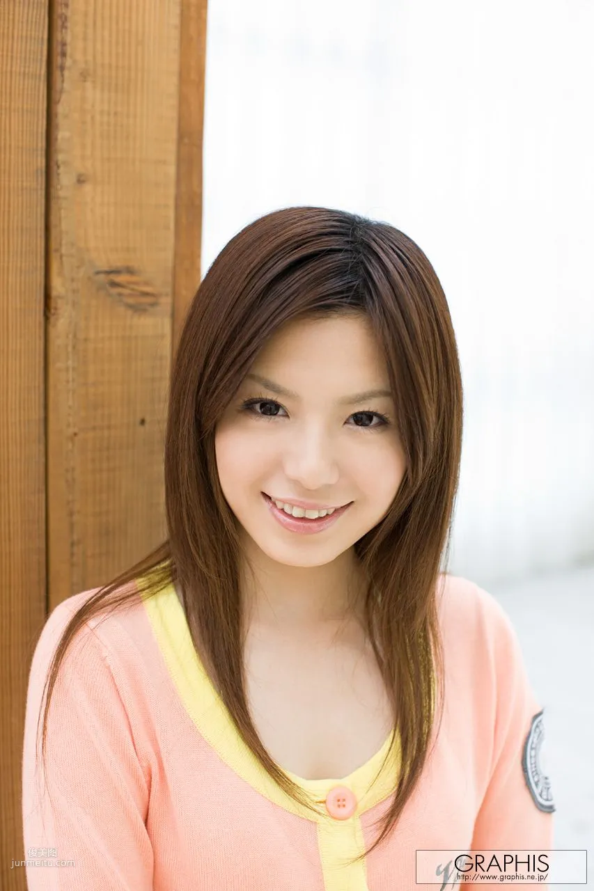 Riri Kuribayashi 栗林裡莉 [Graphis] First Gravure 初脫ぎ娘 寫真集 24