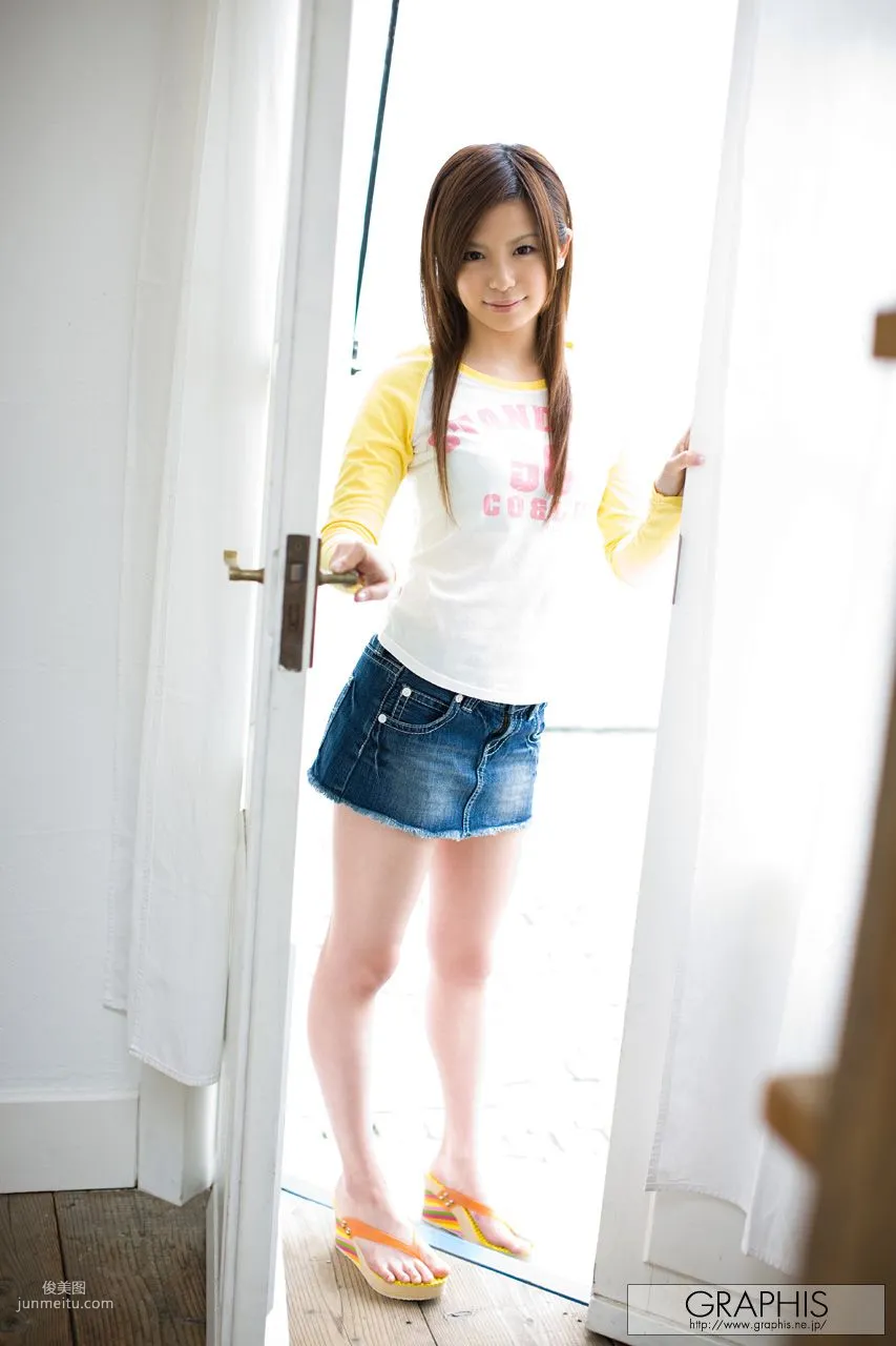 Riri Kuribayashi 栗林裡莉 [Graphis] First Gravure 初脫ぎ娘 寫真集 5