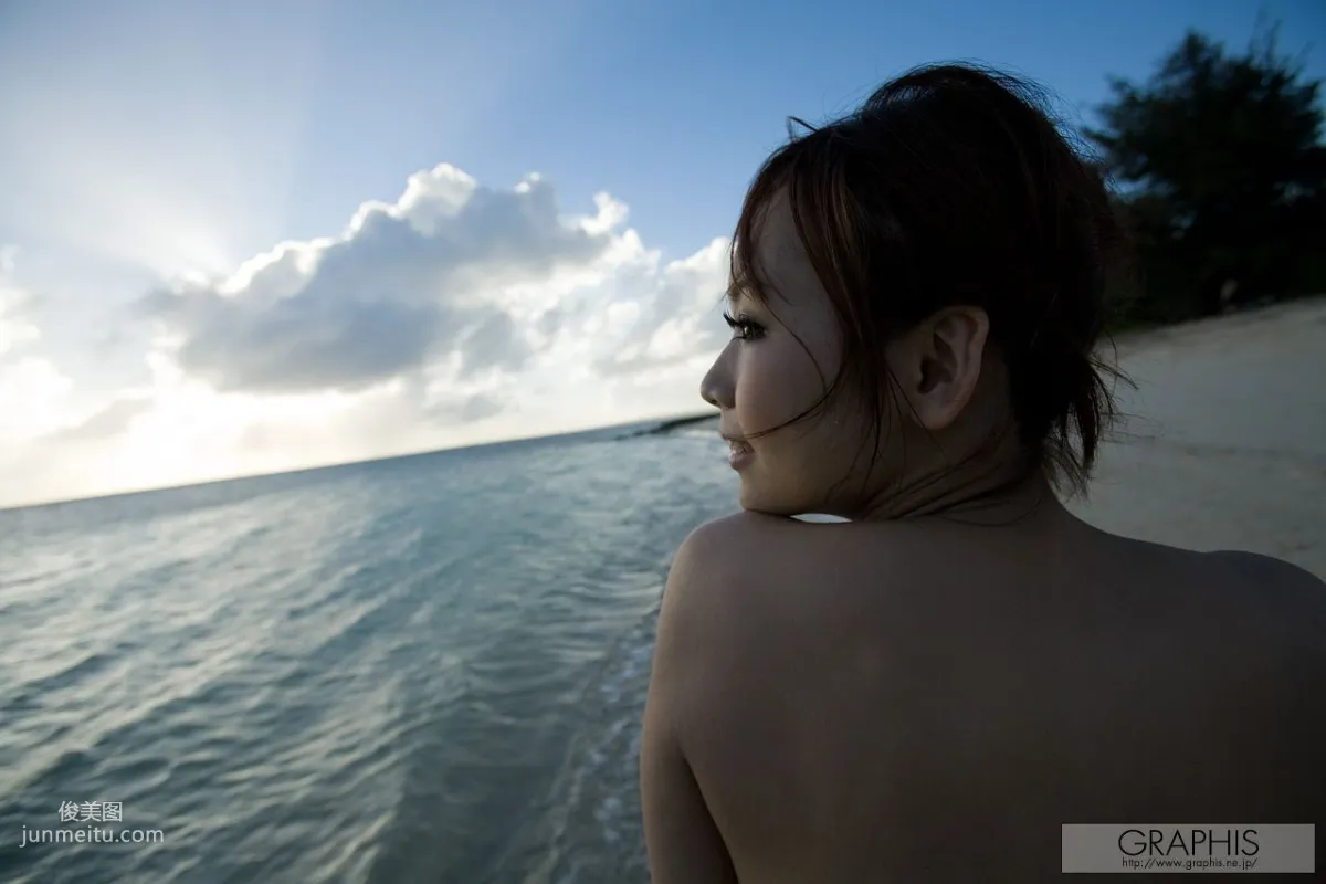 亜希菜/亞希菜《Sunshine》 [Graphis] Gals 寫真集 13