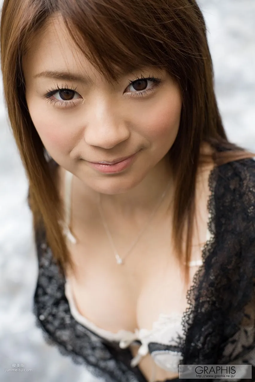 Mayuka Akimoto 秋元まゆ花 [Graphis] First Gravure 初脫ぎ娘 寫真集 3