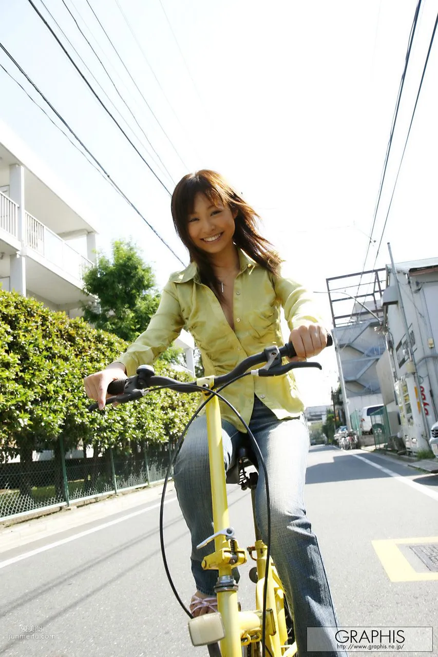 Sarasa Hara 原更紗 [Graphis] First Gravure 初脱ぎ娘 写真集1