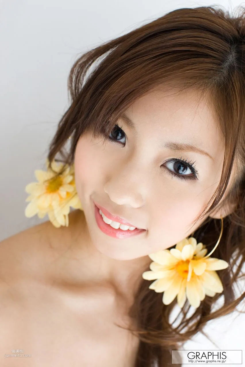 茅ヶ崎リサ/茅之崎裡沙《Pure Sunflower》 [Graphis] Gals 寫真集 13
