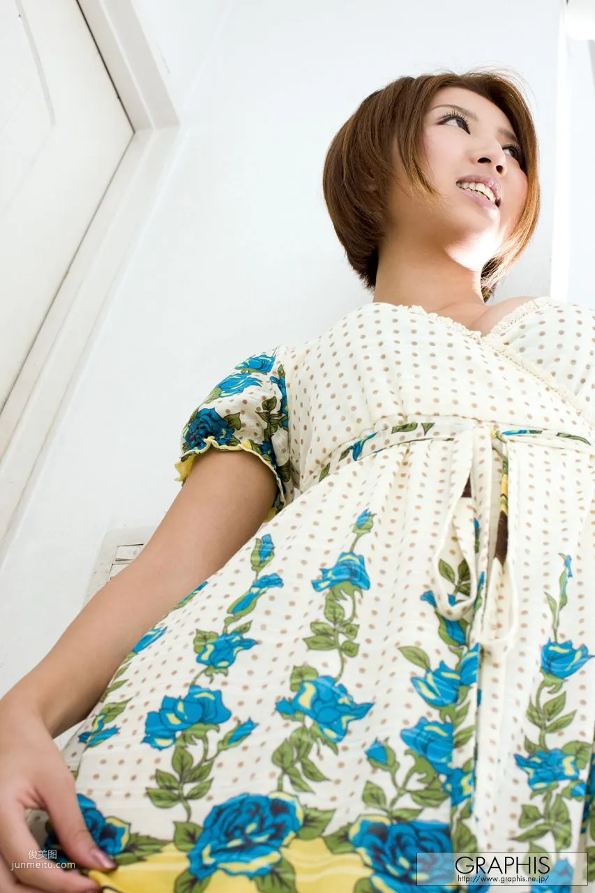 Kazuki Asou 麻生香月 [Graphis] First Gravure 初脫ぎ娘 寫真集 3