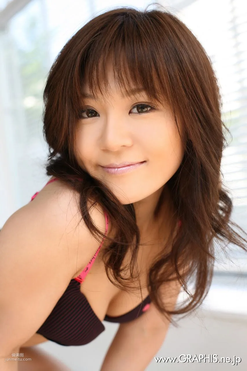 Tomomi Takahara 高原智美 [Graphis] First Gravure 初脫ぎ娘 寫真集 26
