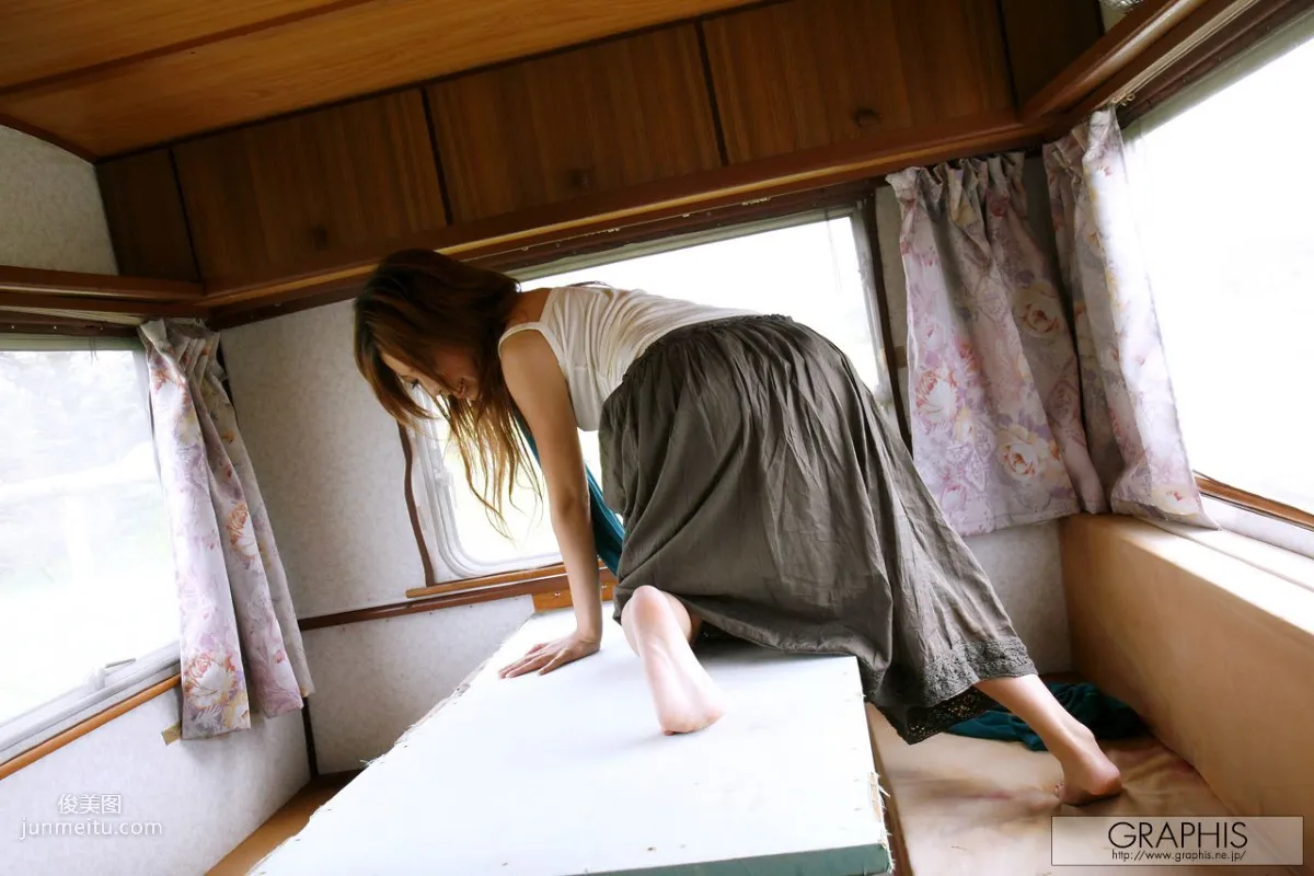 Rino Aihara 愛原梨乃 [Graphis] First Gravure 初脫ぎ娘 寫真集 8
