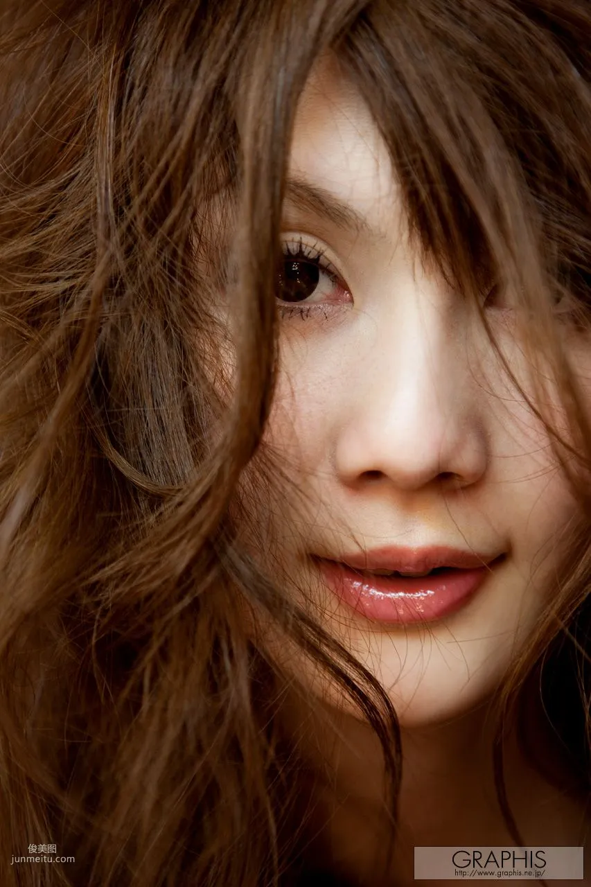 Erika Kirihara 桐原エリカ [Graphis] First Gravure 初脫ぎ娘 寫真集 32