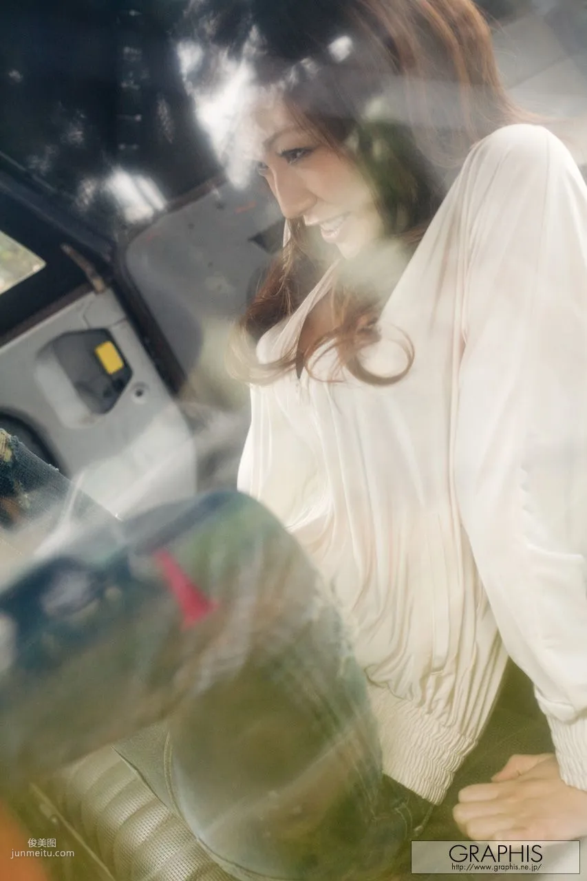 春風えみ《Escalation》 [Graphis] Gals 写真集7