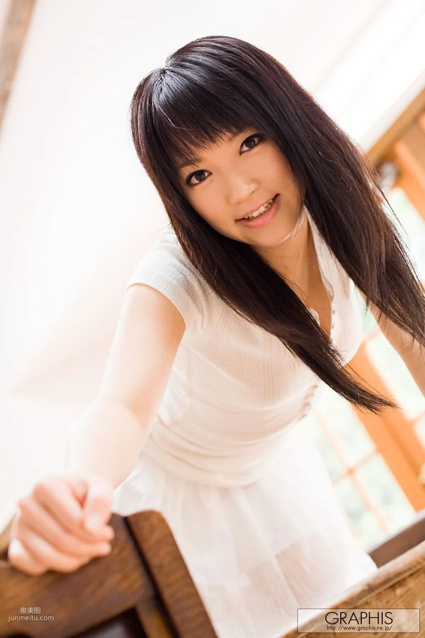 乙井なずな/乙井荠 [Graphis] First Gravure 初脫ぎ娘 寫真集 15
