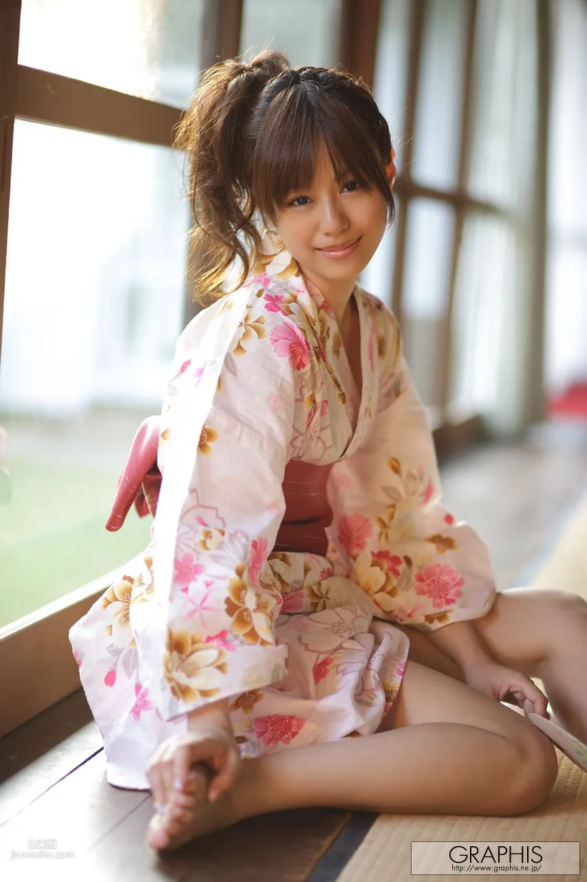 瑠川リナ/琉川裡菜《Pure and Cute》 [Graphis] Gals 寫真集 17