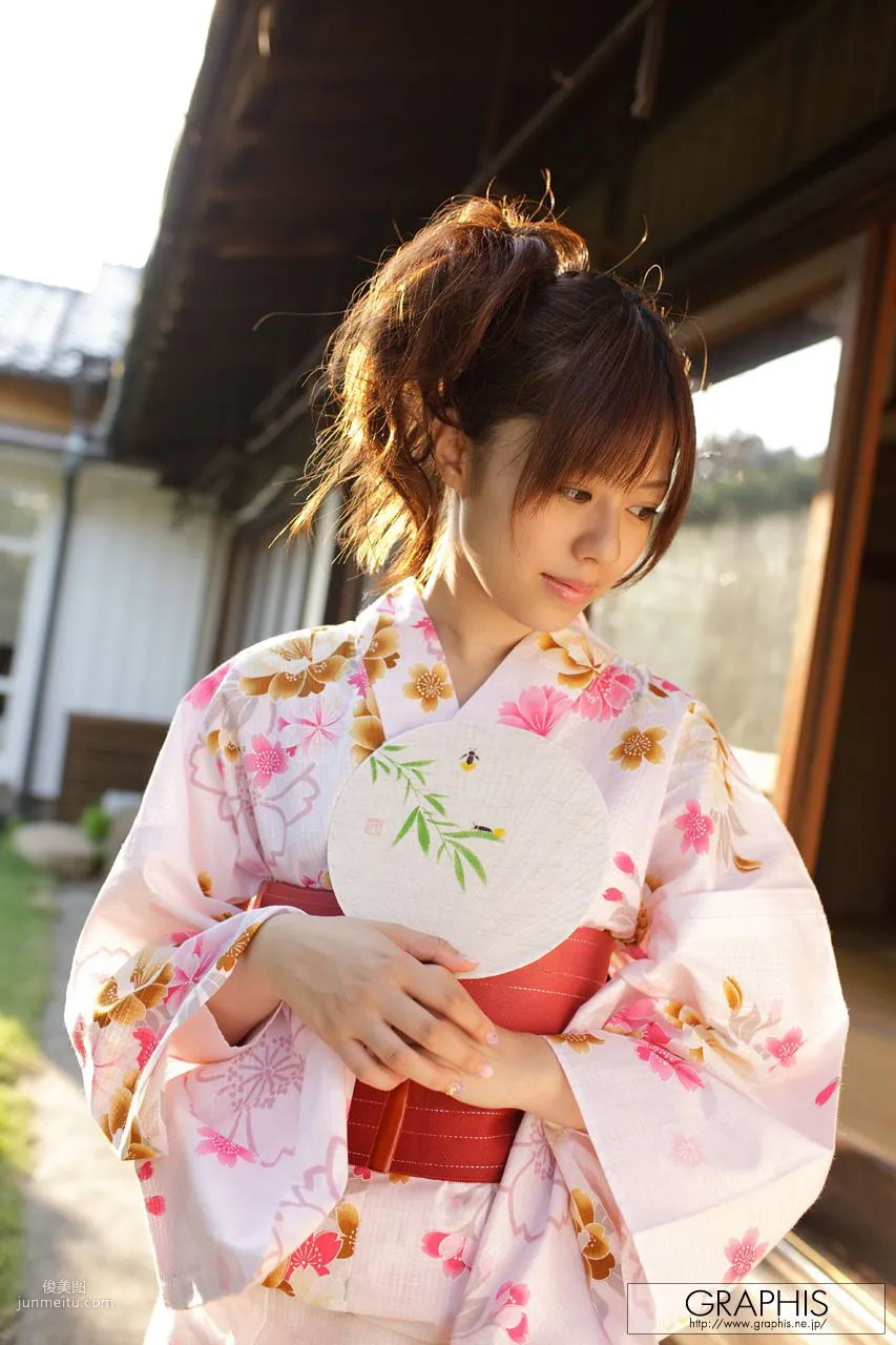 瑠川リナ/琉川裡菜《Pure and Cute》 [Graphis] Gals 寫真集 9