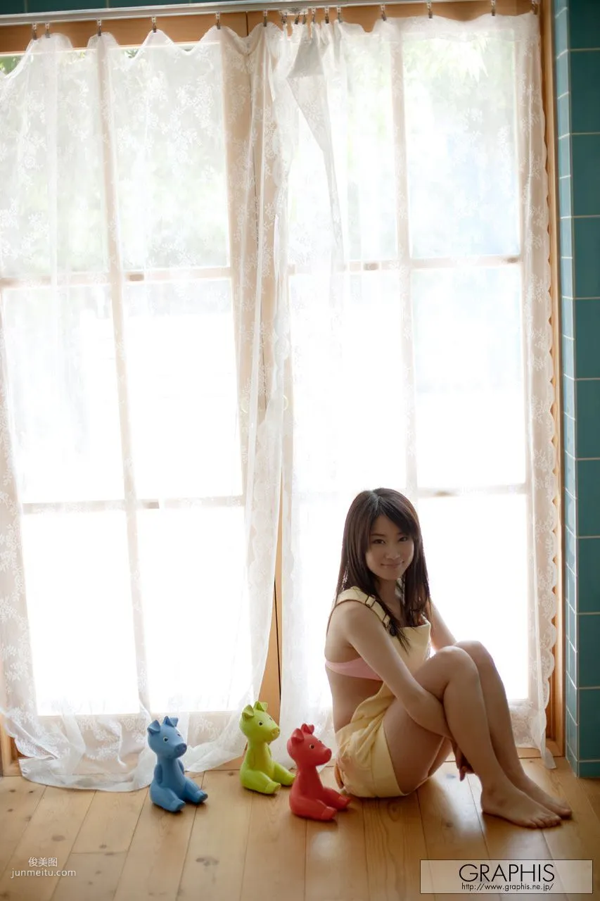 愛音まひろ/愛音真尋《Sweet Candy》 [Graphis] Gals 寫真集 11
