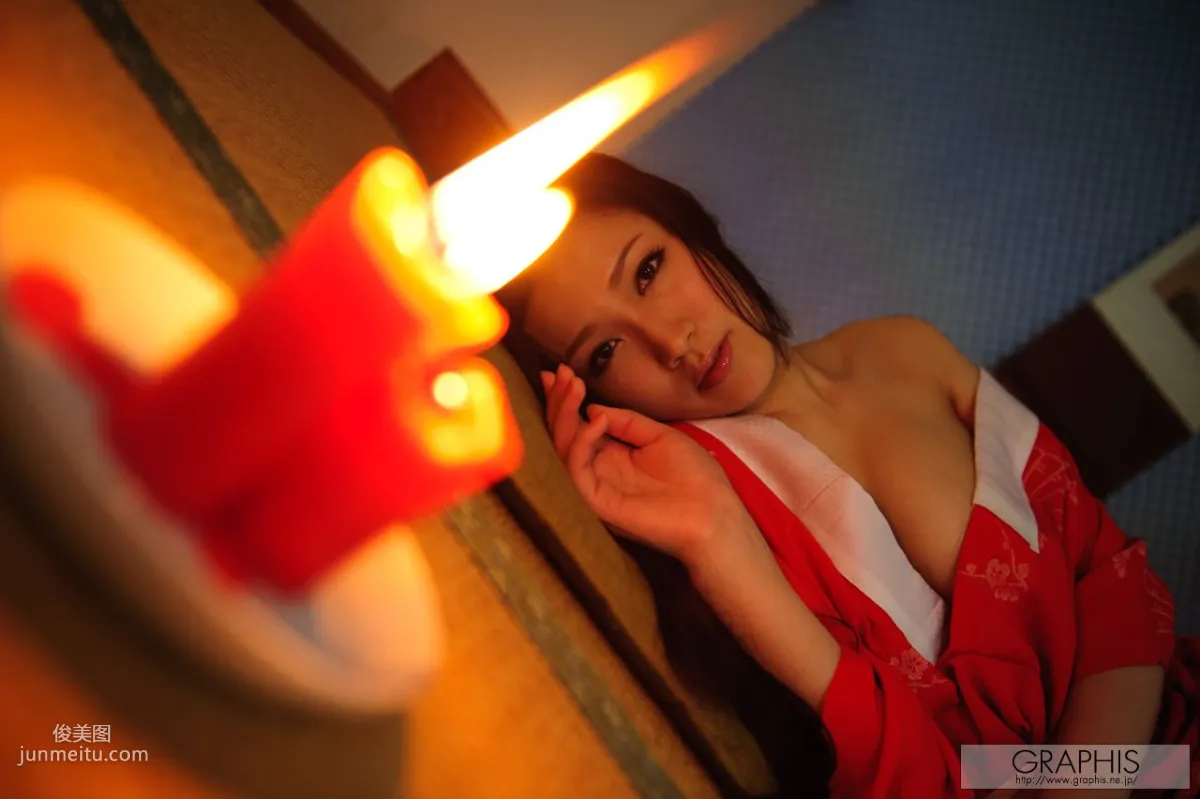 佐々木はるか/椎名光《Light and Darkness》 [Graphis] Gals 寫真集 12