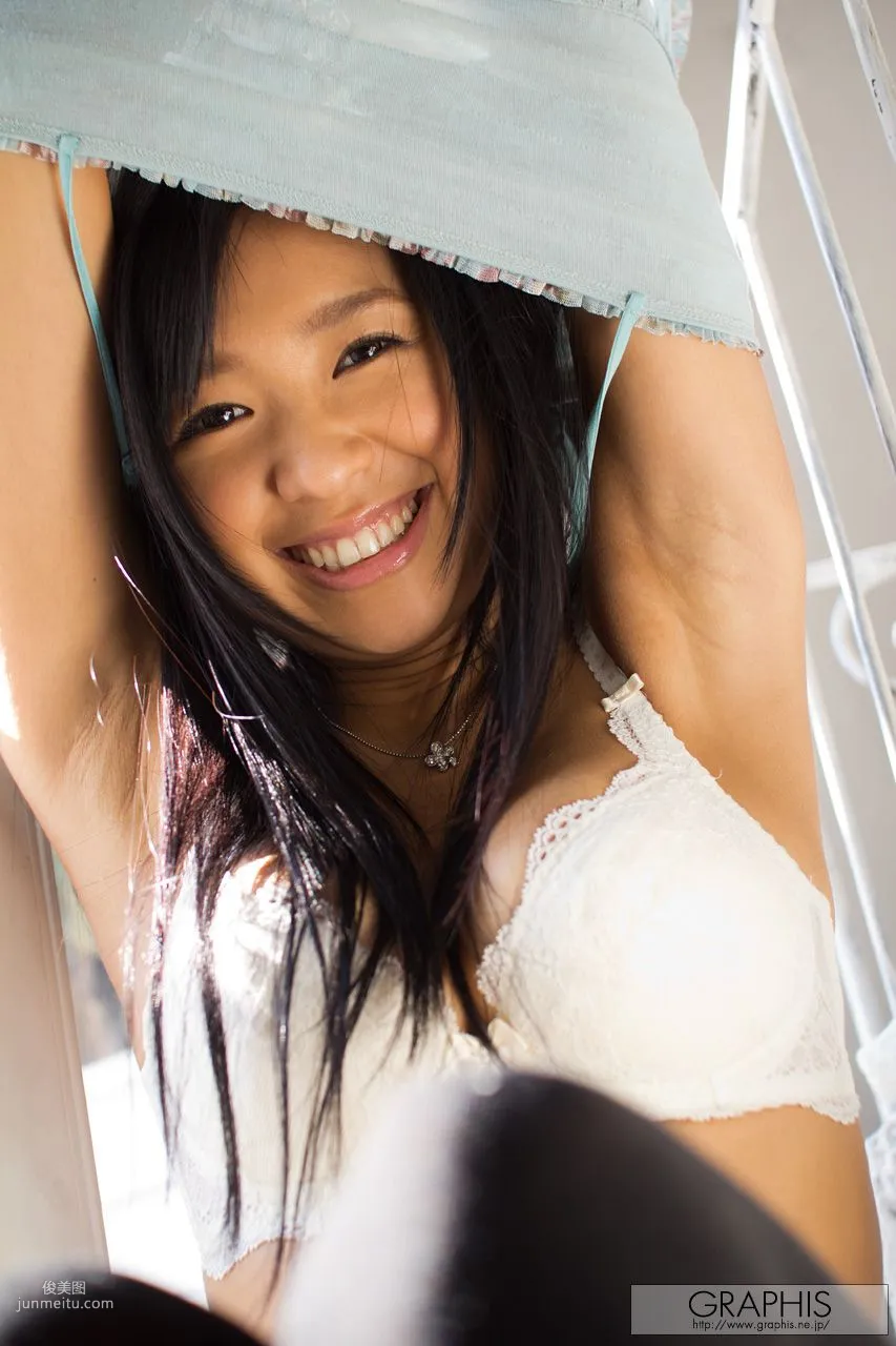 小仓奈々《Glamorous Body》 [Graphis] Gals 写真集10