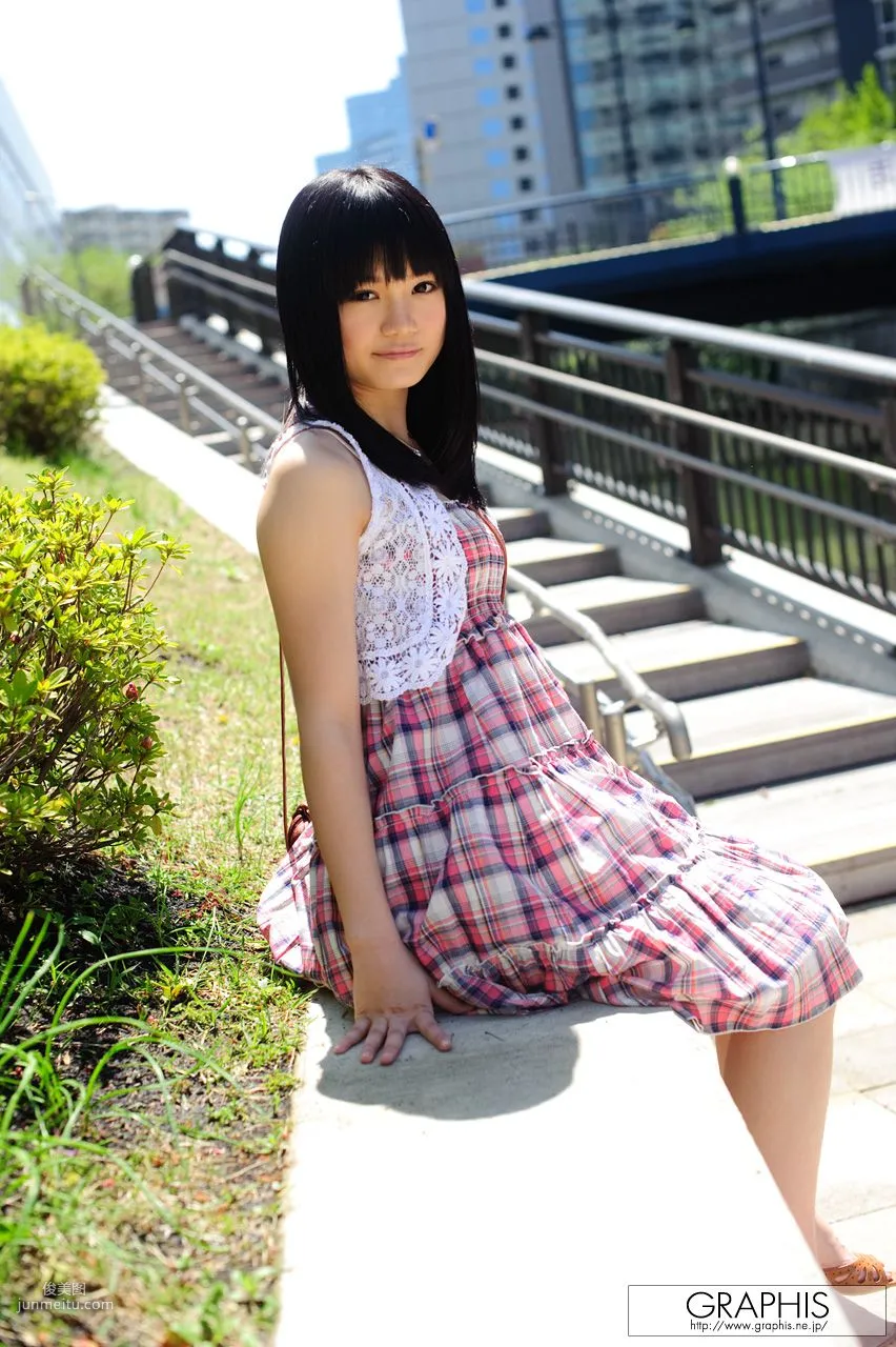 荣仓あい/荣仓爱 [Graphis] First Gravure 初脱ぎ娘 写真集1