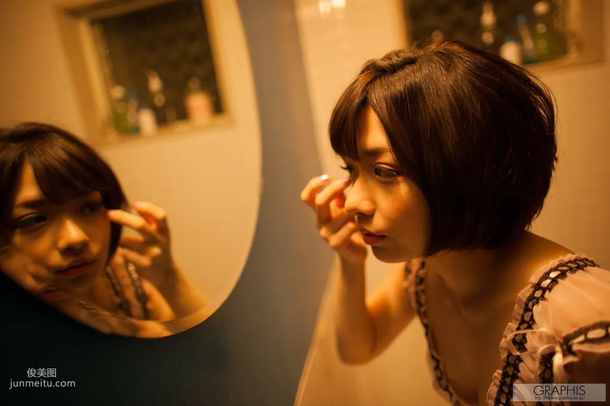 成海うるみ/成海丽(広瀬りりあ) [Graphis] First Gravure 初脱ぎ娘 写真集31