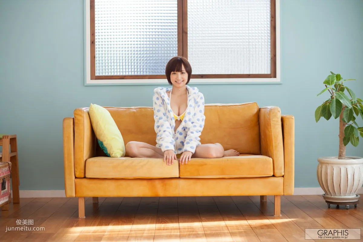 きみの歩美/君野步美 [Graphis] First Gravure 初脱ぎ娘 写真集14
