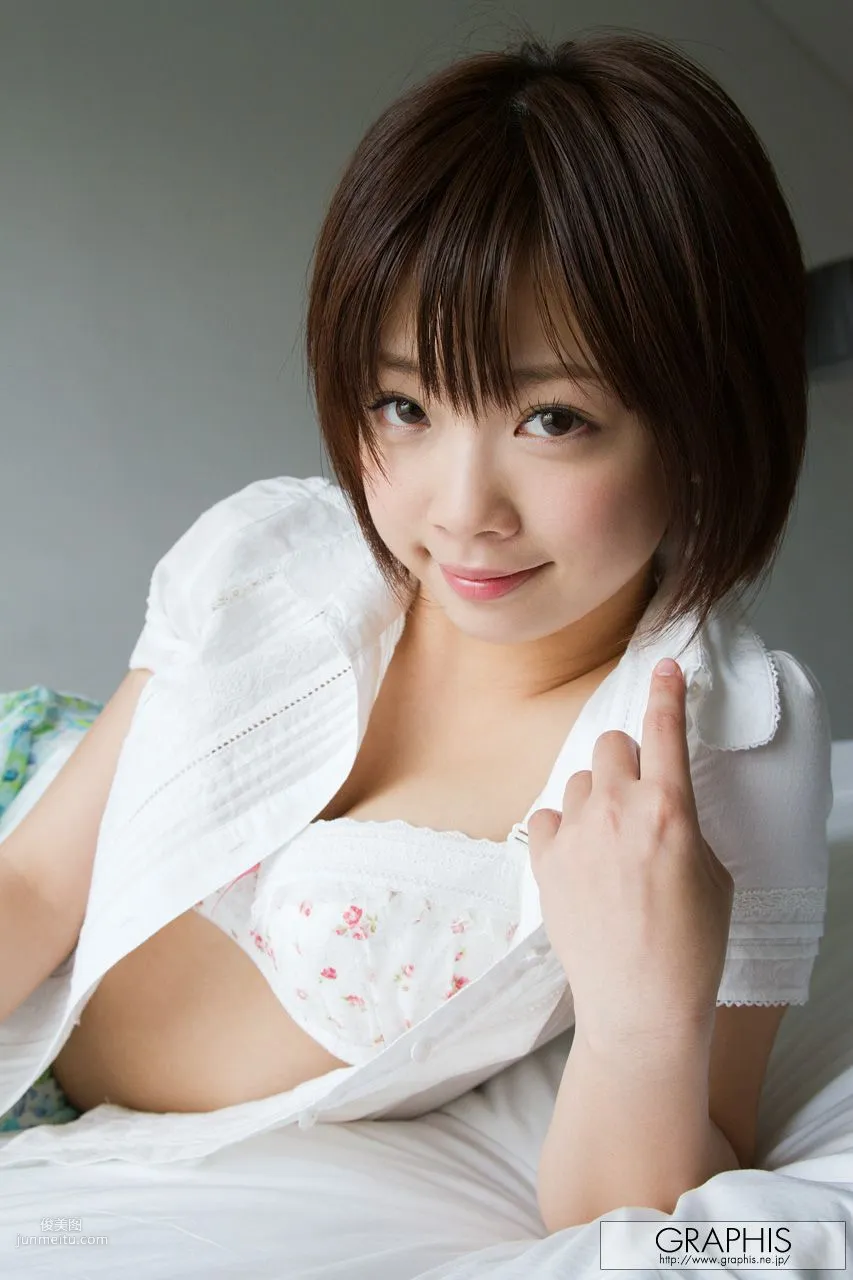 紗倉まな/紗倉真菜《Mana x Moe》 [Graphis] Gals 寫真集 15
