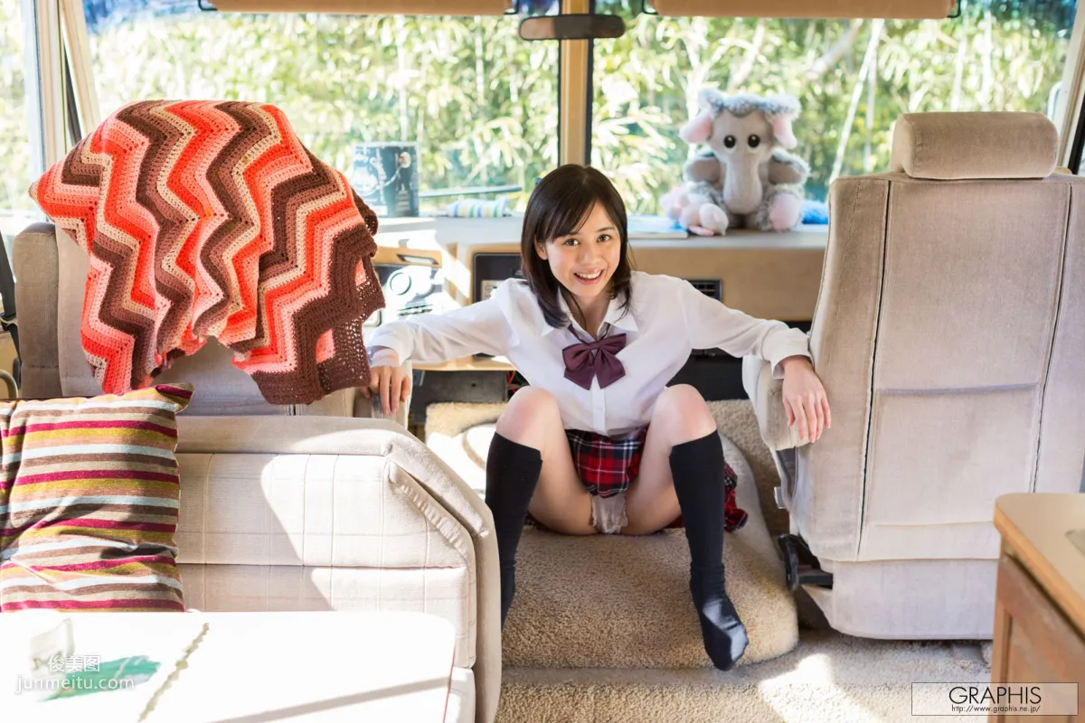 吉川あいみ/吉川愛美 [Graphis] First Gravure 初脫ぎ娘 寫真集 15