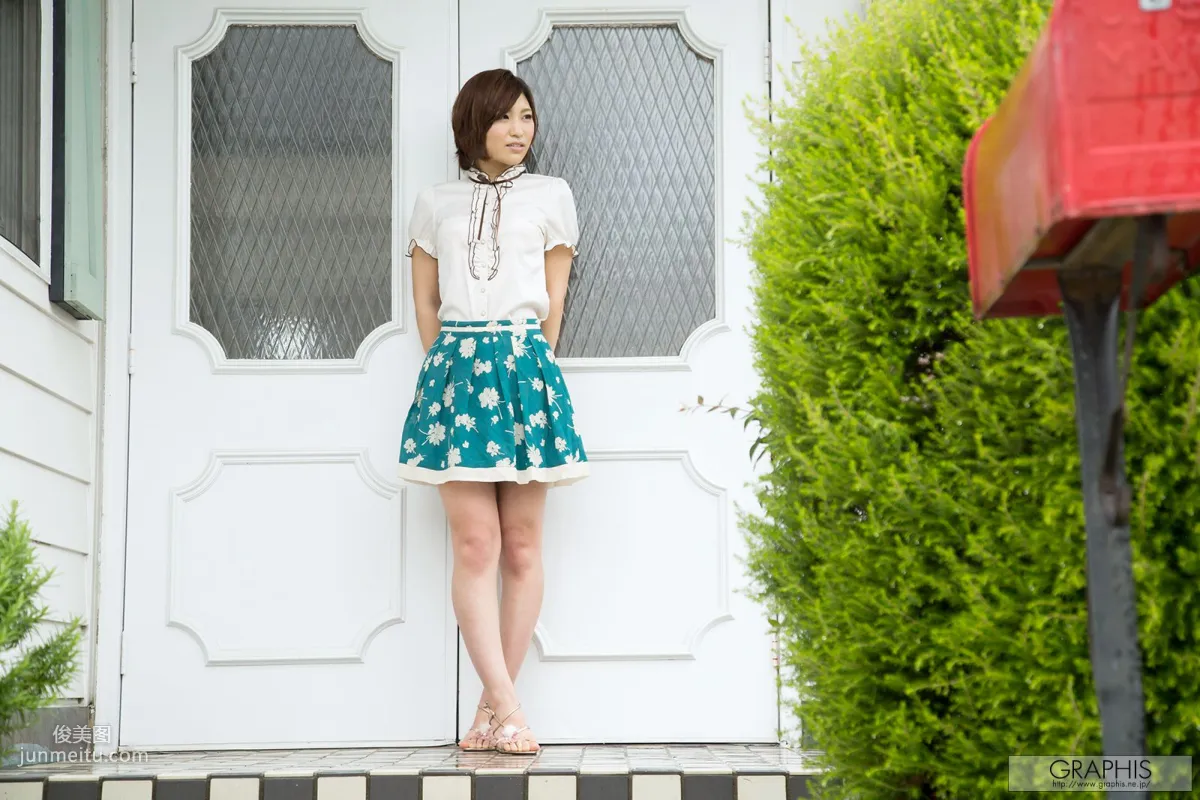 夏希みなみ/夏希南 [Graphis] First Gravure 初脱ぎ娘 写真集1