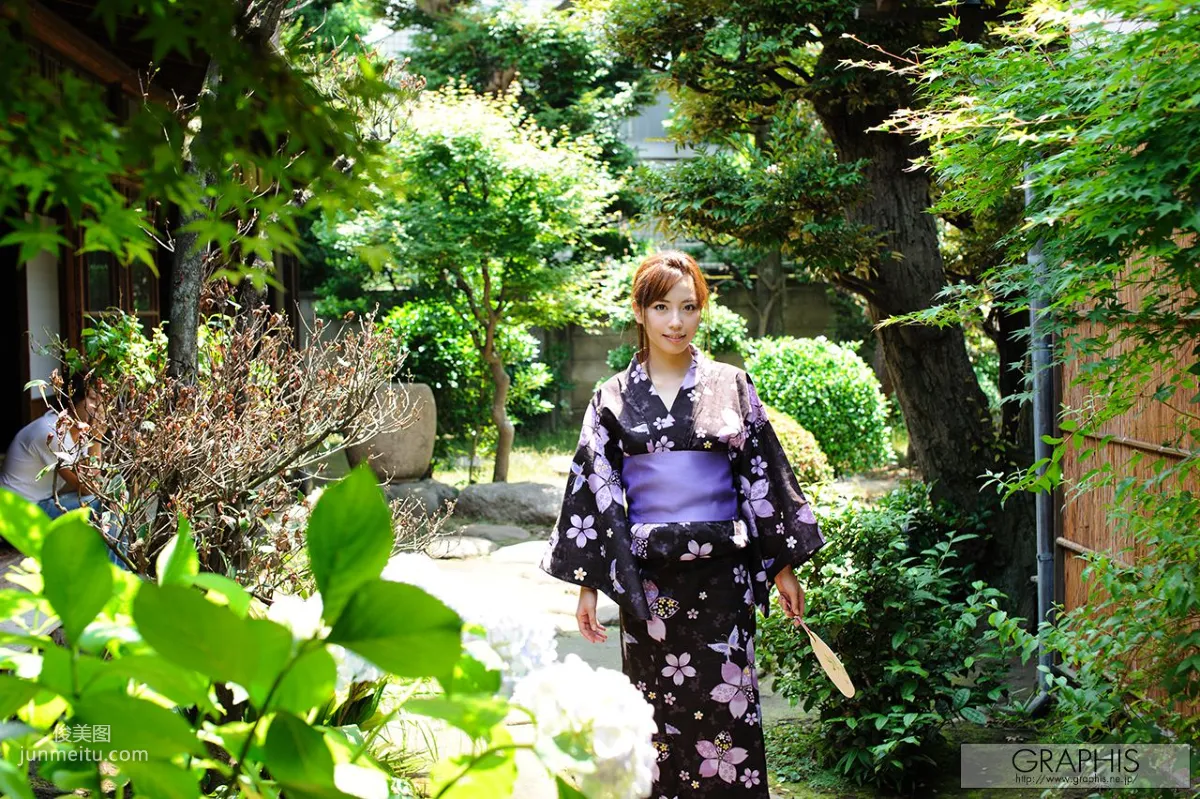 横山美雪《Blossoms》 [Graphis] Gals 写真集1