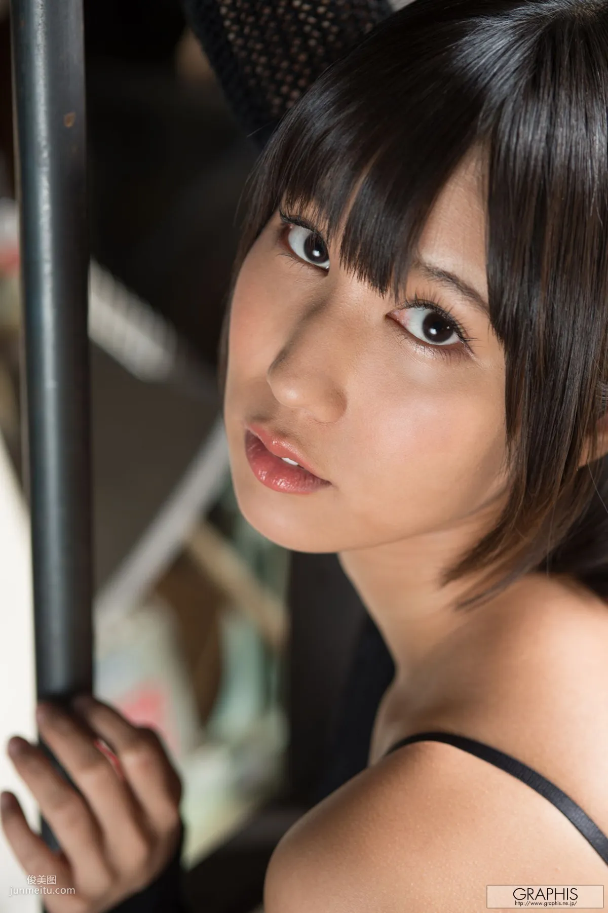 湊莉久/湊莉久《Golden Curve》 [Graphis] Gals 寫真集 16