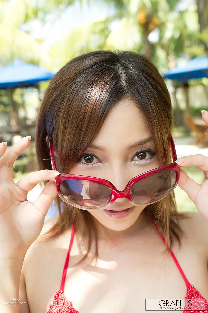 美波ねい/美波宁 [Graphis] First Gravure 初脱ぎ娘 写真集1