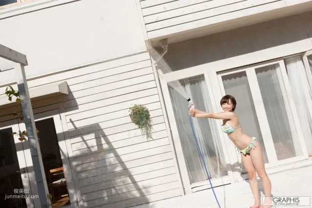 きみの歩美/君野步美 [Graphis] First Gravure 初脫ぎ娘 寫真集