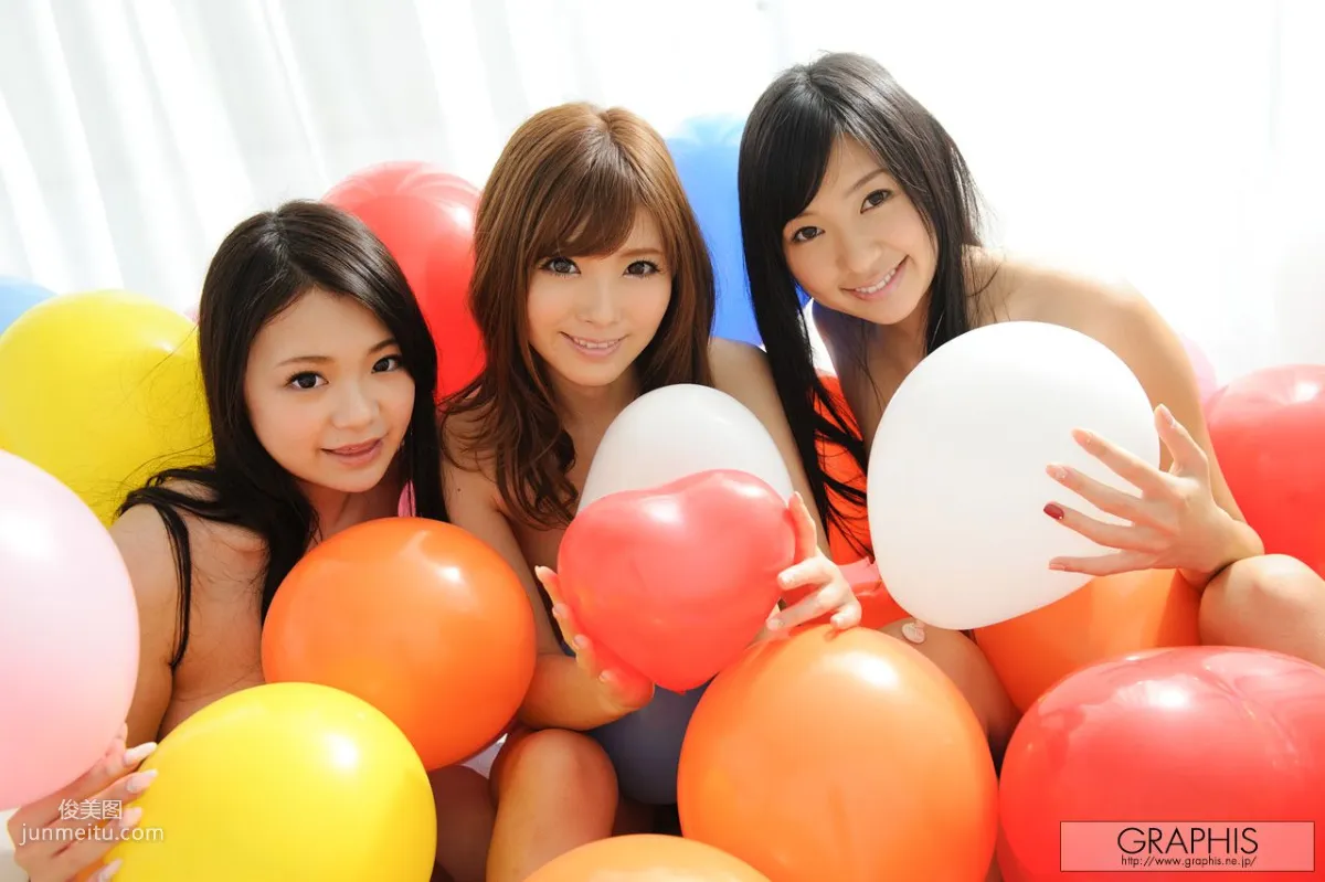 鶴田かな、加藤リナ、小倉奈々 [Graphis] Special Girls Gravure 寫真集 9