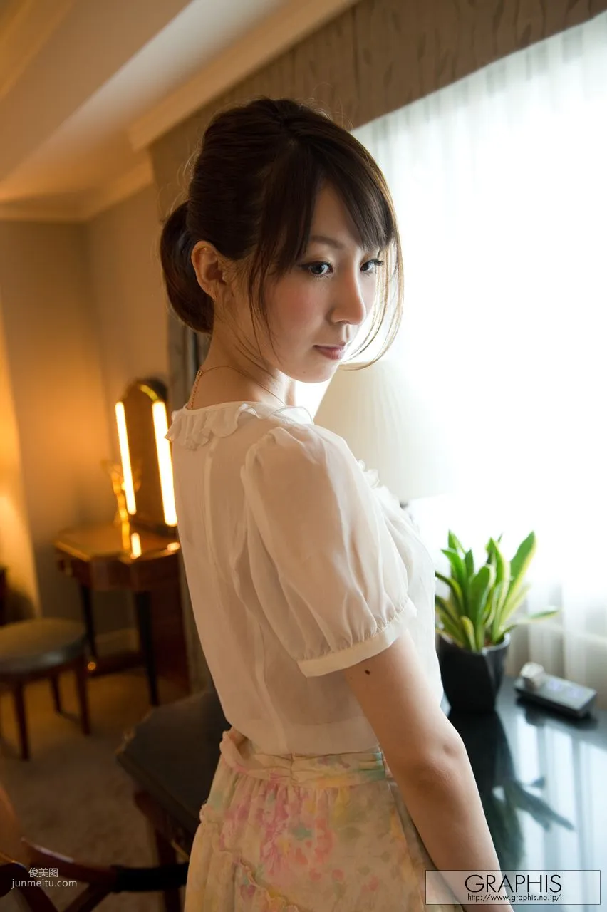 知花メイサ/知花梅莎 [Graphis] First Gravure 初脫ぎ娘 寫真集 10
