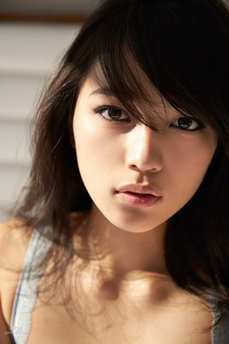 [Wanibooks] NO.132 Haruna Kawaguchi 川口春奈 寫真集 132