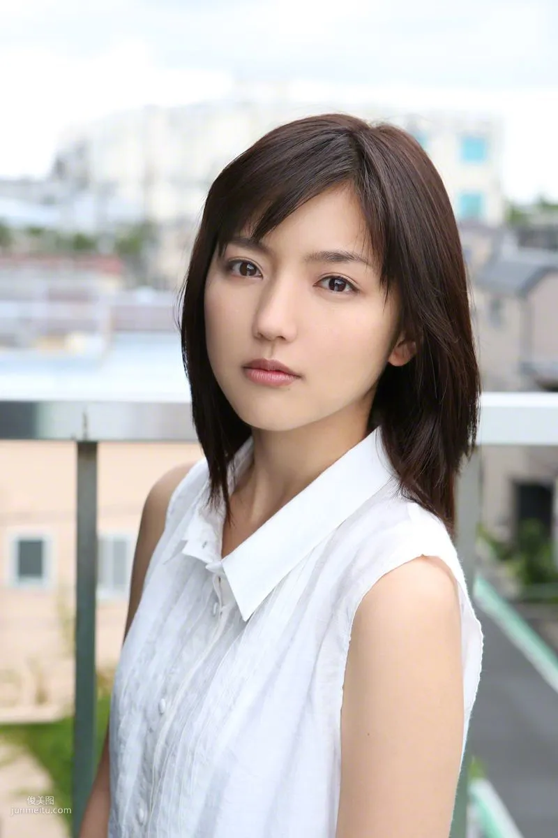 [Wanibooks] NO.131 Erina Mano 真野恵裡菜 寫真集 28